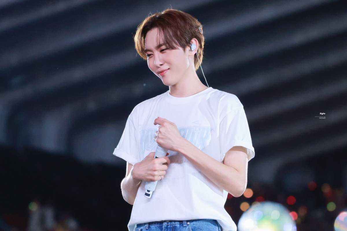 𝑠𝑖𝑔ℎ𝑡 tweet media