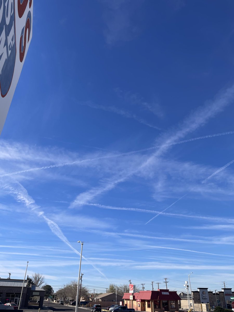 Alo_Carioca's tweet photo. Spraying us like if we were insects!  This outrageous event goes on daily and we all know our government doesn’t care to stop it! 🤨 https://t.co/hVlEZGPFoj