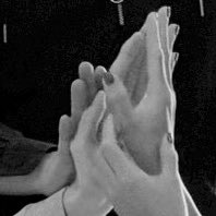 สายสัมพันธ์จากแม่สู่ลูกชาย

บ้านซ่อนศพ