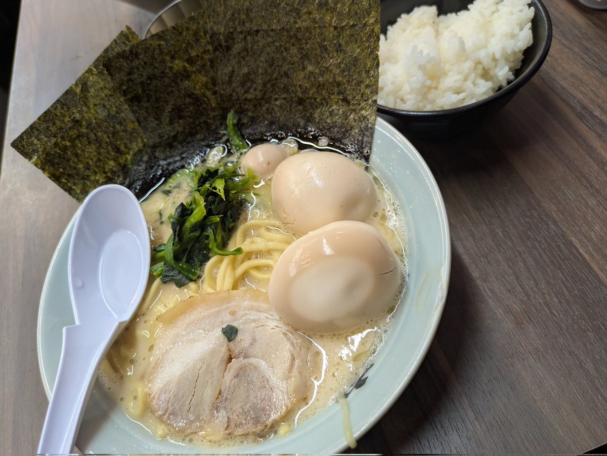 しけもく tweet media
