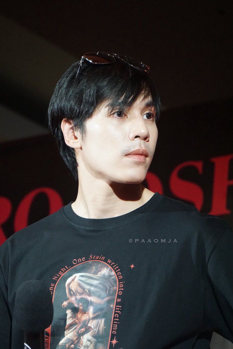 กล้องสดพี่เจด ตากลมบ๊อก หล่อออ 😊 

#ราคีRoadShow 
#ราคีTHESTAIN
#jesjpp <a href="/jesjpp/">Jesjpp</a>