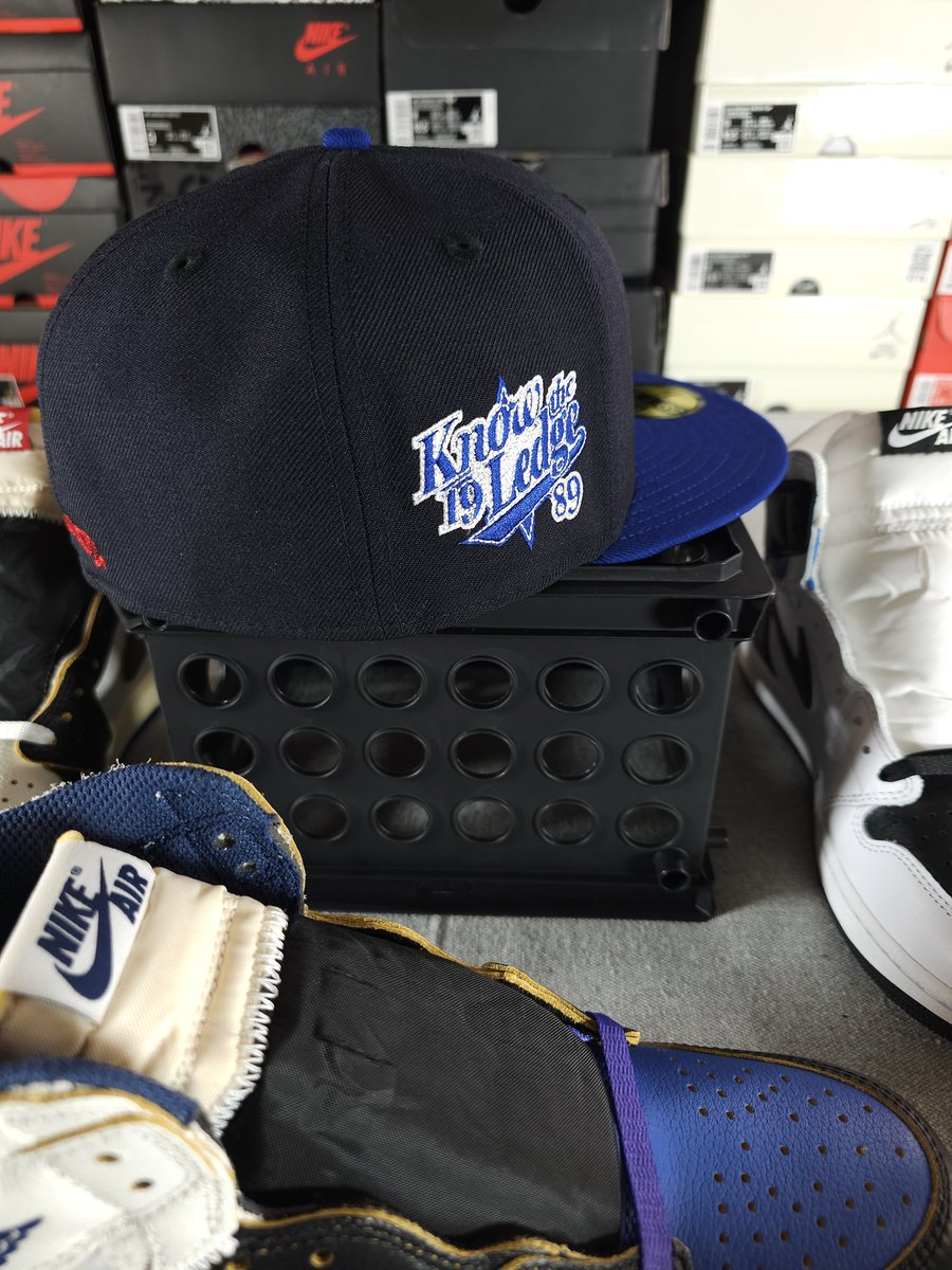 SNKR_SVAG's tweet photo. Little late for #FittedFriday 🧢
BUT better late than NEVER !!
#NewEra X @unionlosangeIes
Fitted 🧢 for those AJ1 👟's
• Thee Snkr Savage 🧢 https://t.co/vM7ZLhFY2z