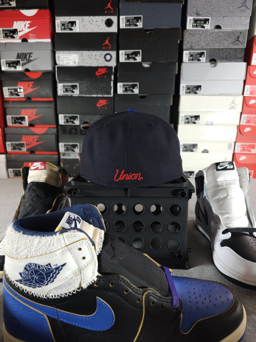 SNKR_SVAG's tweet photo. Little late for #FittedFriday 🧢
BUT better late than NEVER !!
#NewEra X @unionlosangeIes
Fitted 🧢 for those AJ1 👟's
• Thee Snkr Savage 🧢 https://t.co/vM7ZLhFY2z
