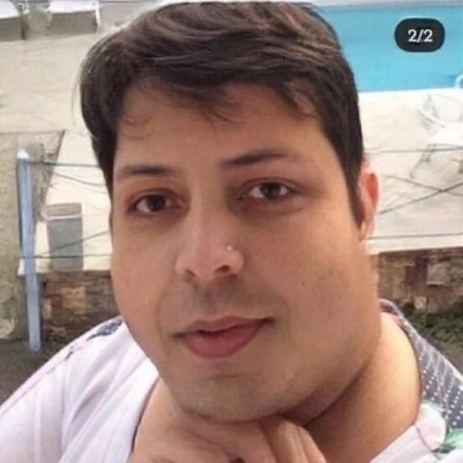 everardojn's tweet photo. motivo mais bobo pelo qual você ja perdeu interesse em alguém? 
me: disse que a britney era doida https://t.co/guAHCMGksy