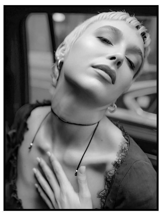 Emma Chamberlain Access tweet media