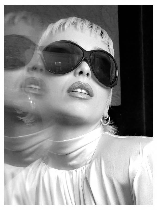 Emma Chamberlain Access tweet media