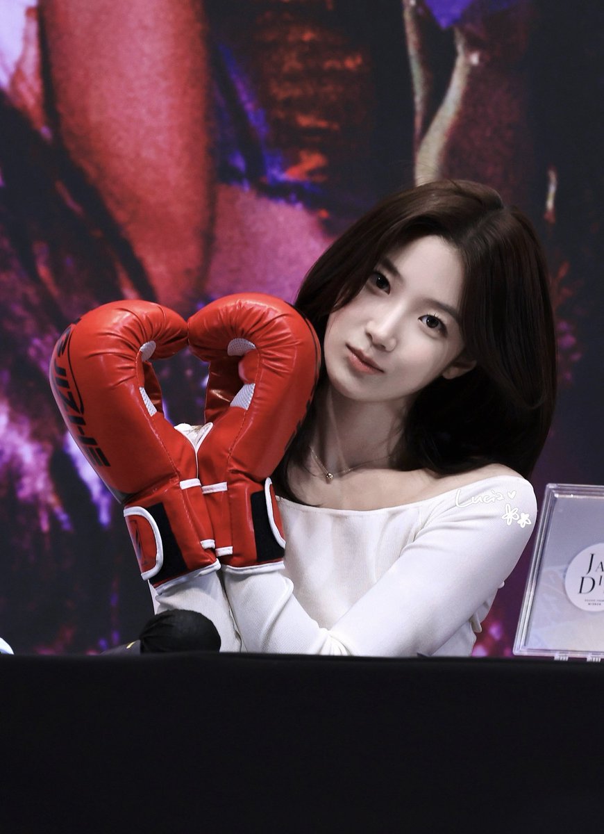 260314
MAKESTAR TAIPEI FANSIGN

🥊✖️❤️

#르세라핌 #LE_SSERAFIM
#카즈하
#ルセラフィム #KAZUHA #カズハ