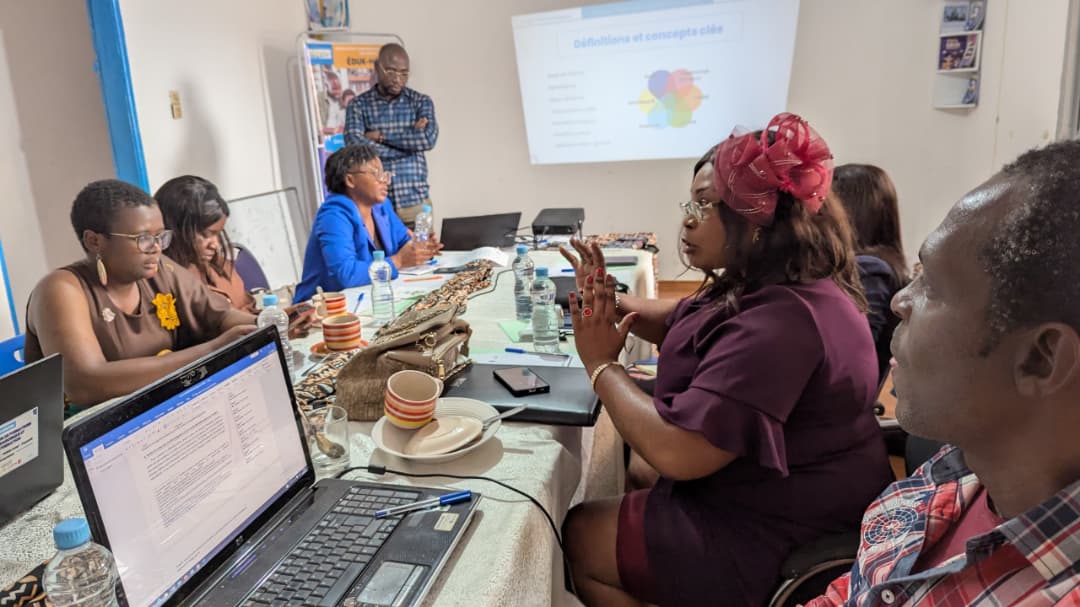 Asso_Cherrel's tweet photo. Le 13 mars 2026, 🄲🄷🄴🅁🅁🄴🄻 a pris part à l'atelier de réflexion sur la désinformation genrée : Comprendre ses mécanismes, ses effets et identifier les initiatives de lutte au Cameroun

Organisé à Yaoundé par @EdukMedia, cette activité réunissait  plusieurs acteurs et experts https://t.co/059rOfuFc1