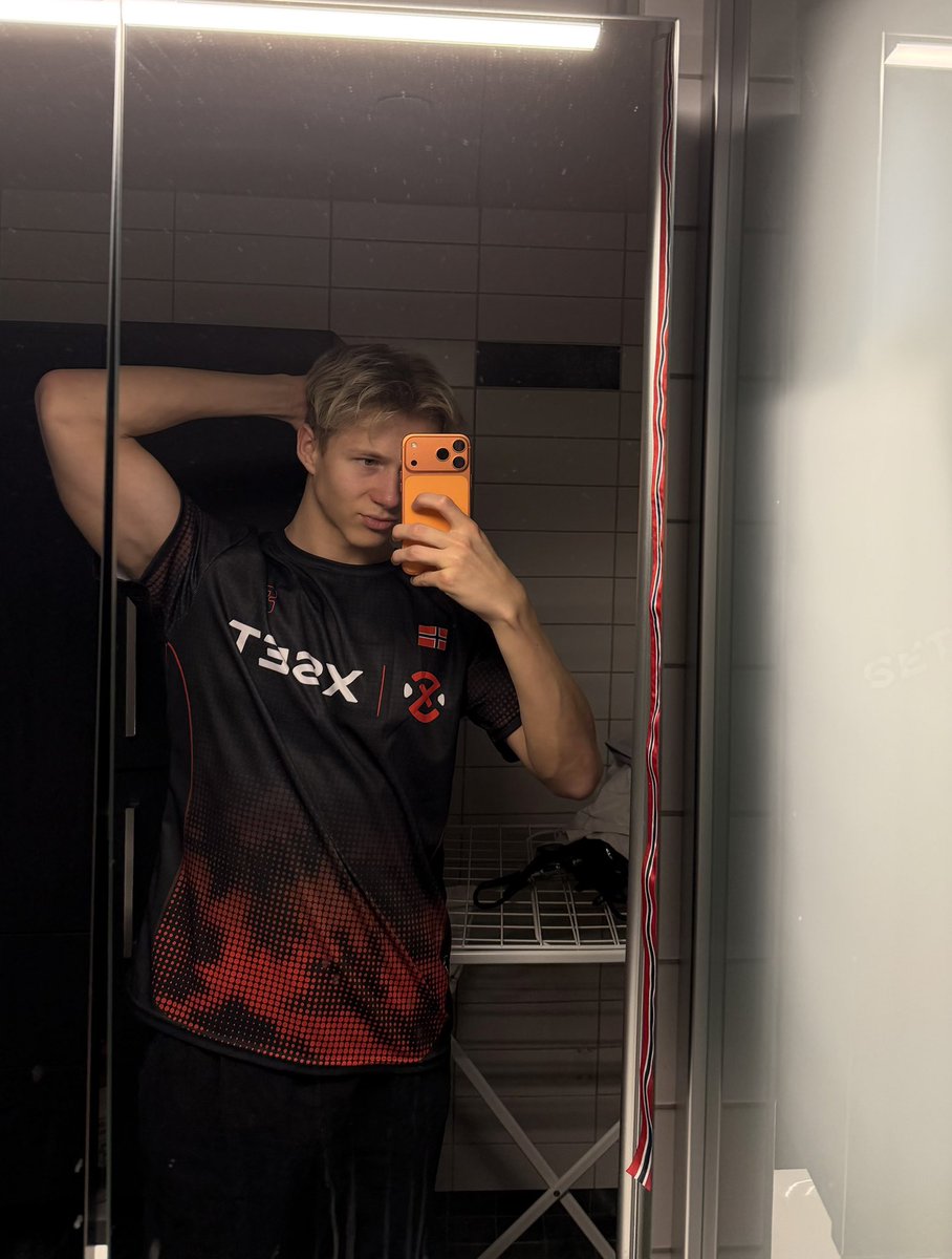 MrSavage tweet media