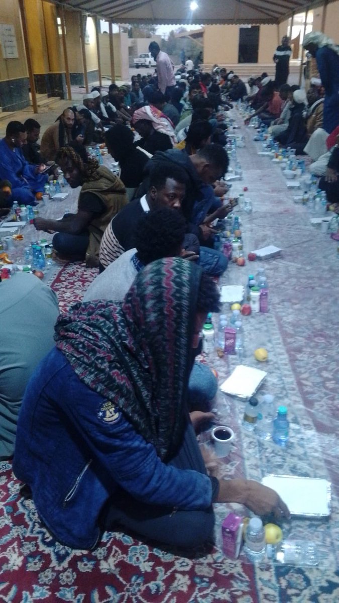 صور :
#افطار_صائم_١٤٤٧
#جمعية_البر_الخيرية_بساجر
اليوم الخامس والعشرون ٢٥-٩-١٤٤٧
تم تفطير 622 صائماًً 
جزى الله المحسنين خير الجزاء