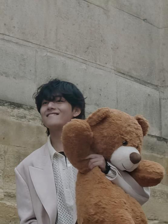 VonSpotify tweet media