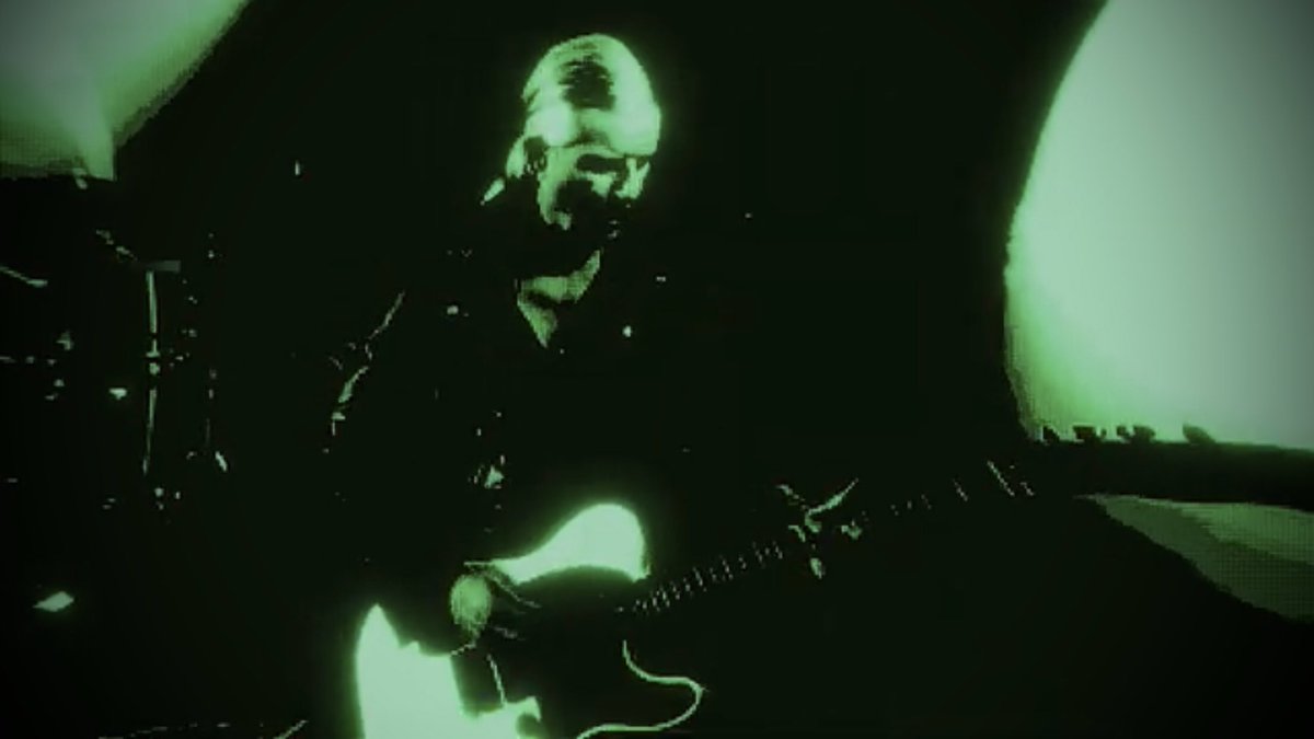 DA - Heavy Rock Band. tweet media