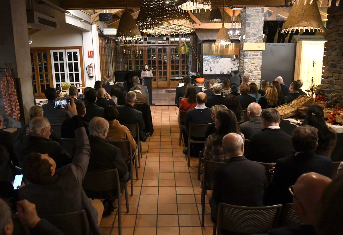 Imma Tor Faus tweet media