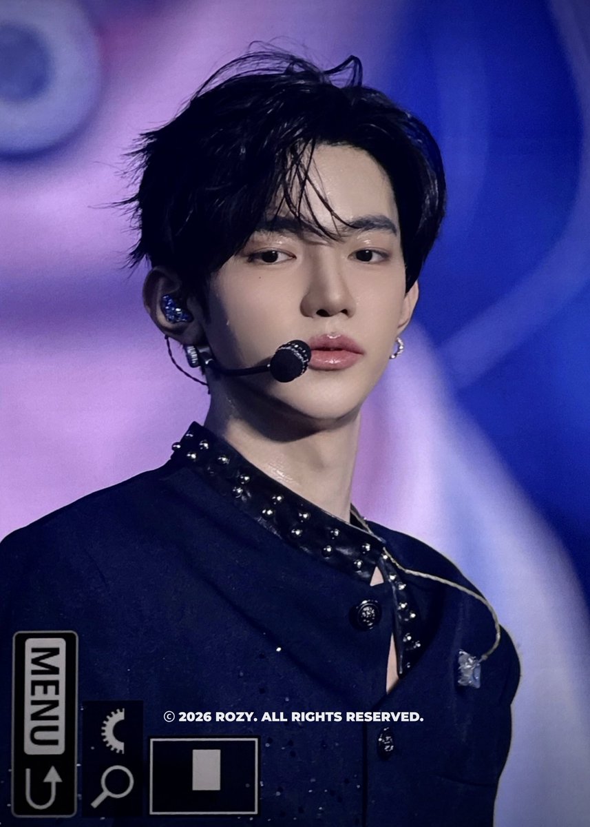 𝐑𝐎𝐙𝐘 tweet media