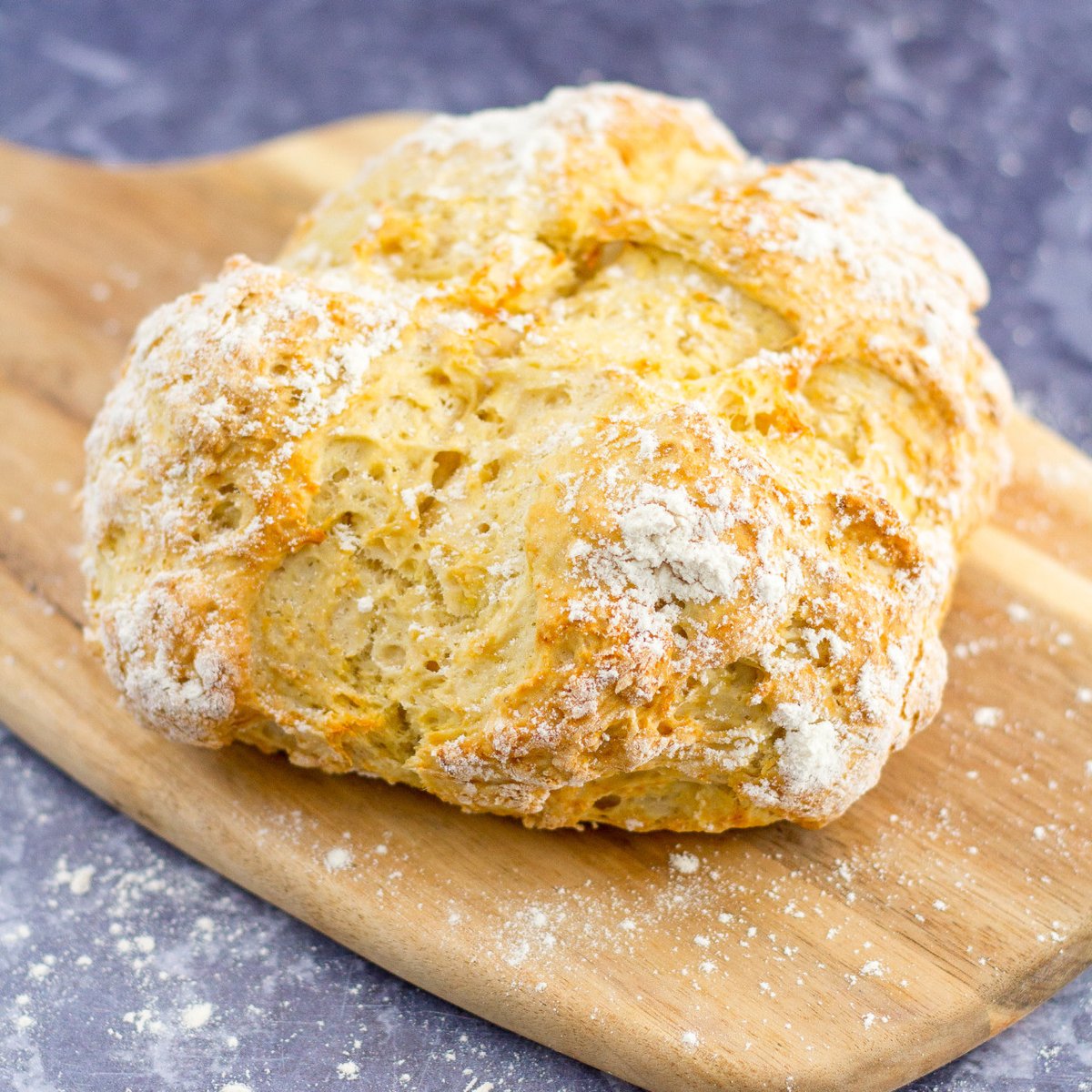 easypeasyfoodie's tweet image. Make delicious, crusty white bread in under 40 minutes – with no kneading, or proving! 

GET THE RECIPE =&amp;gt; bit.ly/2HfGpdh 

#sodabread #whitesodabread #quickbread
