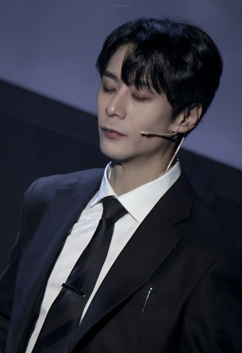 huntergraper's tweet photo. 260314 뮤지컬 ROGER 커튼콜

스카일러 役 | #주민진 https://t.co/JFpYUPNOcm