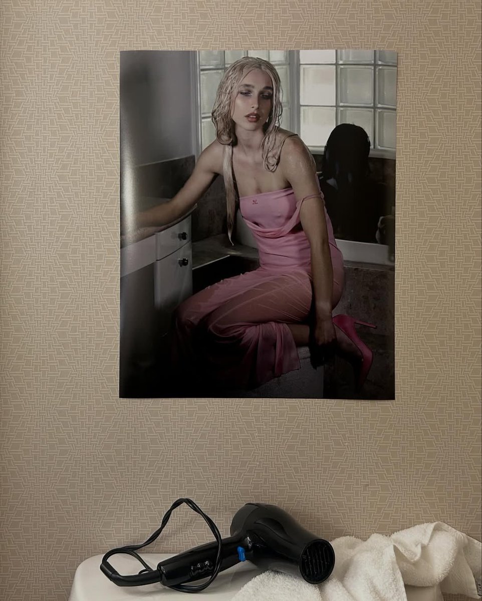 Emma Chamberlain Access tweet media