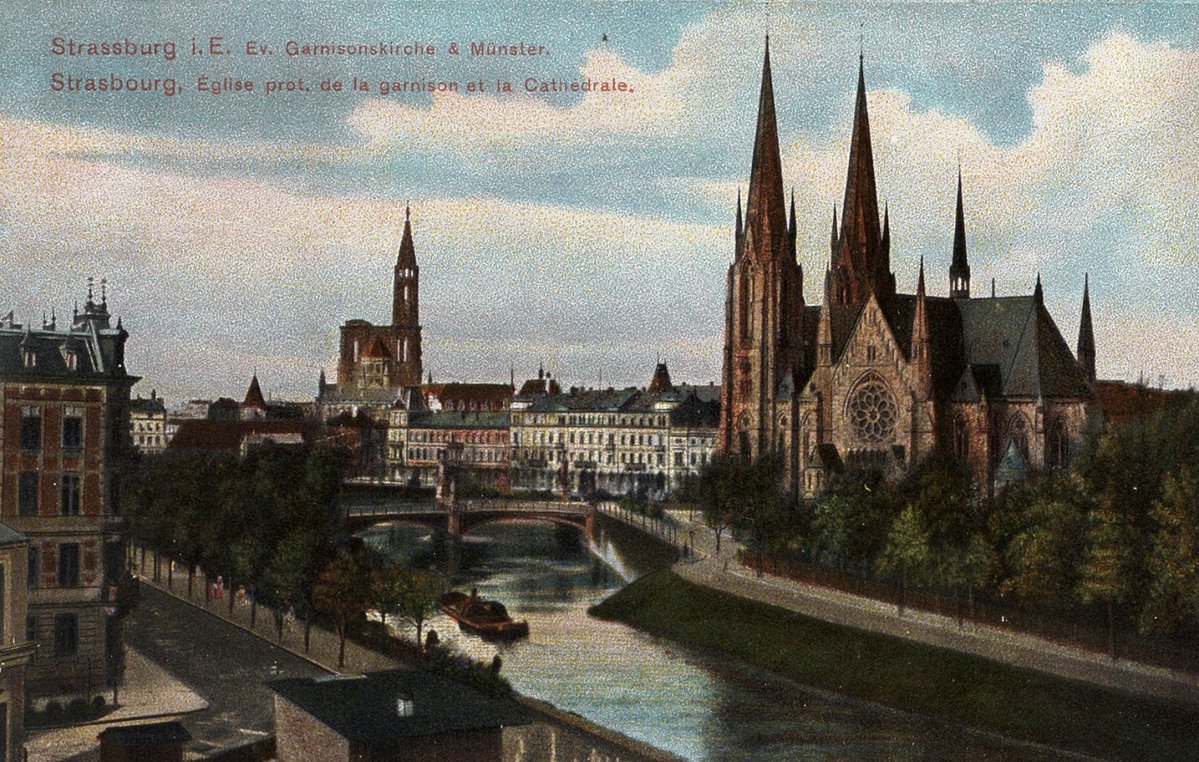 Do you see the spheres on the spires at the top of the building on the left?
Those spheres are Tartarian technology. They're filled with mercury to act as optimal resonators for atmospheric electrical charges. 

The whole structure was a meticulously designed circuit, with nearby