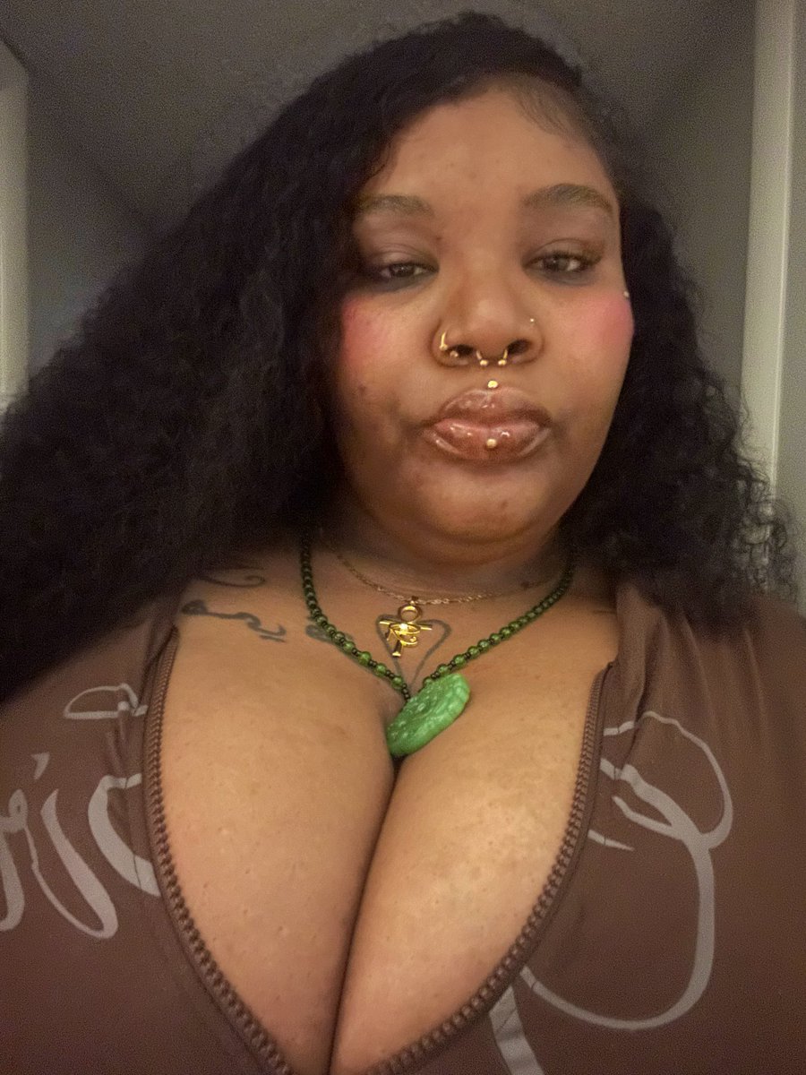 aphr0di5iac tweet media