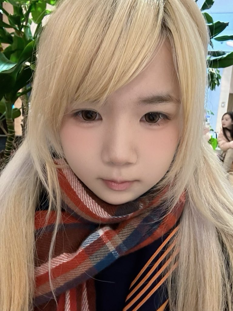 sxh33xt's tweet photo. ☆*:.｡. 回归一下我的金发 https://t.co/tfeEhHBWCH
