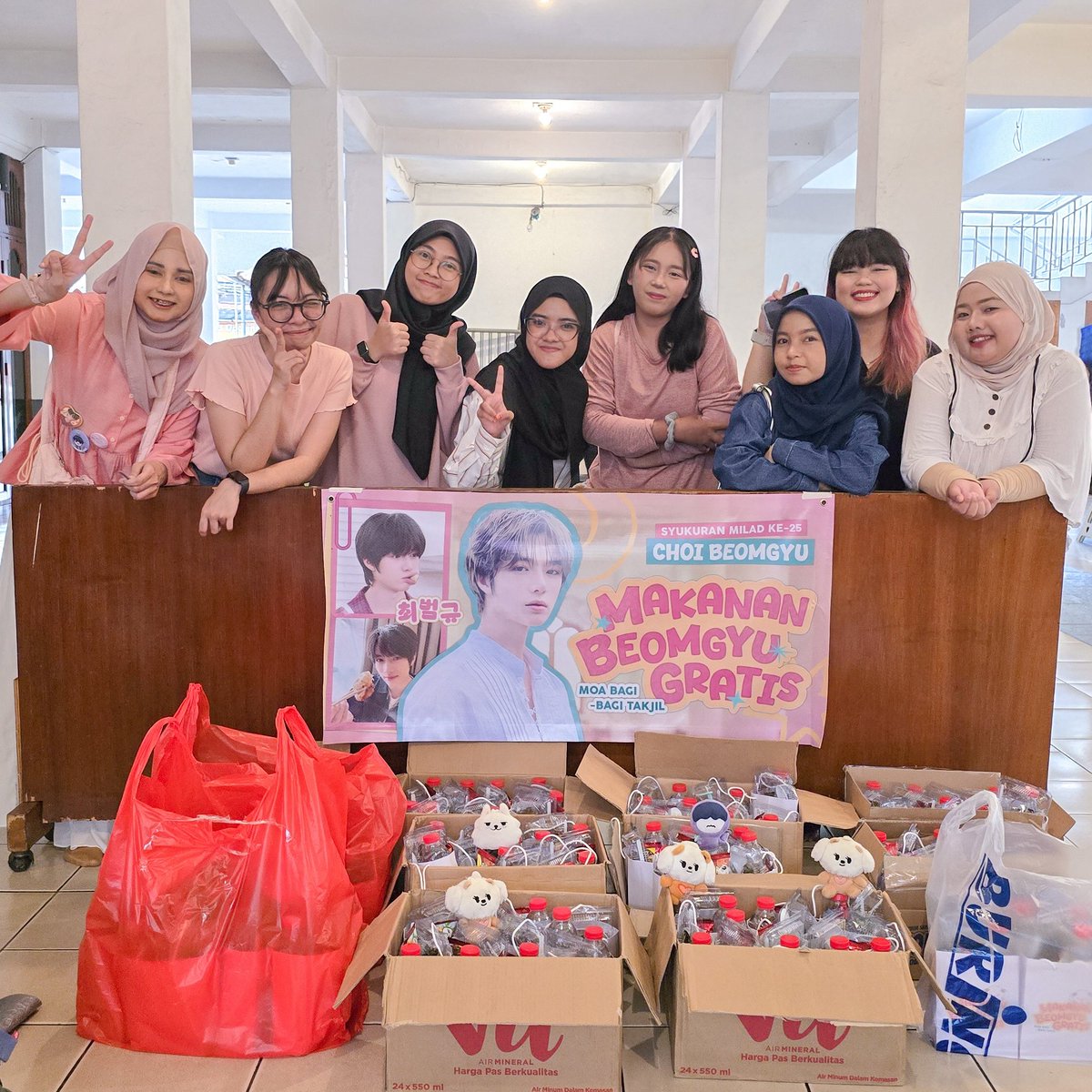 penguincentil's tweet photo. Alhamdulillah โจ๏ธ
Bagi-bagi #MBGyu hari ini sama MOA jabodetabek โค๏ธ
Happy birthday #Beomgyu! Semoga yang dapet hepinya kali ini gak cuma MOA ๐ฅฐ https://t.co/Se9DlI1IXT