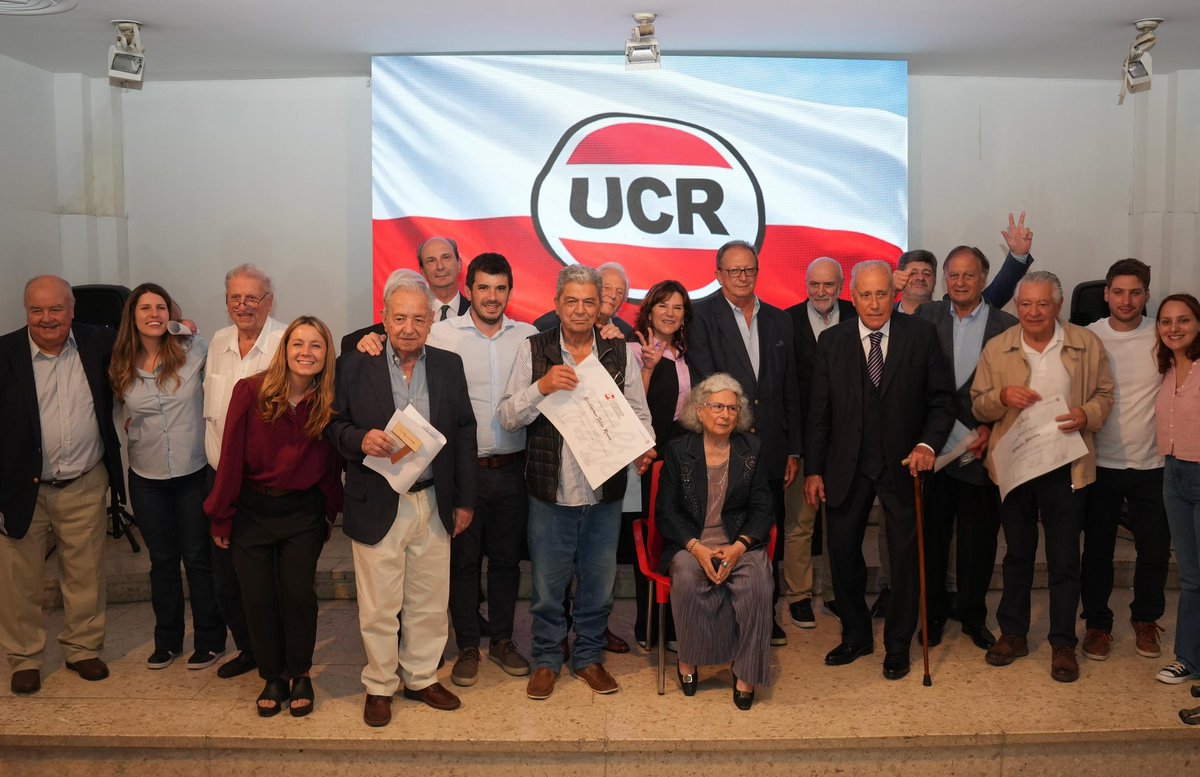 nuevospapeles's tweet photo. Homenaje a la Generación de 1983  https://t.co/08HwTwgYsc @lilitapuig @ines_byd @ucrnacional https://t.co/10cwPgHzgc