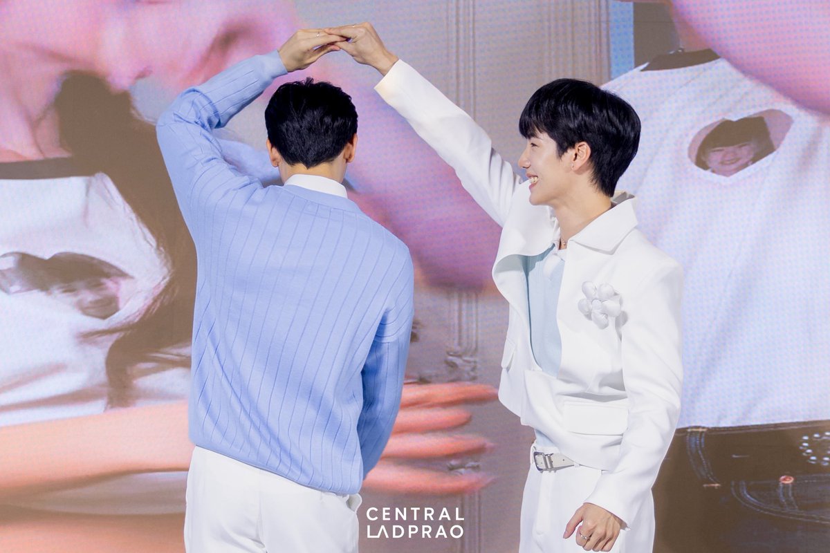 CentralLadprao's tweet photo. ทำไมแอดมินเขิน5555555

#DestinyClinic #YinWar #DestinyclinicxYinWar #หยิ่นวอร์ #เซ็นทรัลลาดพร้าว #CentralLadprao https://t.co/YyWSRo3Tqv