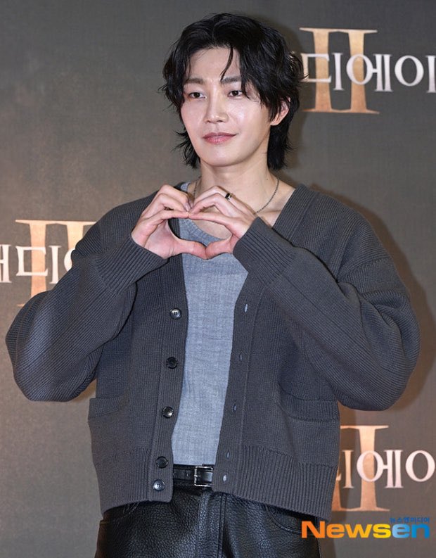 rememberwho178's tweet photo. 会いたいぃぃ、、、
おやすみなさい
ctto
#KIMJAEYEONG https://t.co/GLNuQd6M5g