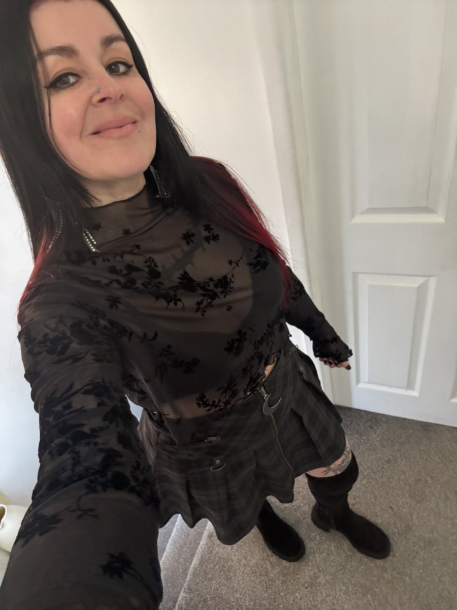 vicky 🌻 tweet media