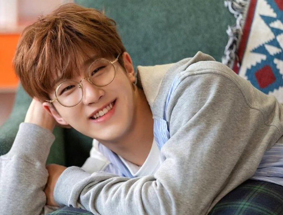 #우리최고의리더_진진_생일축하해