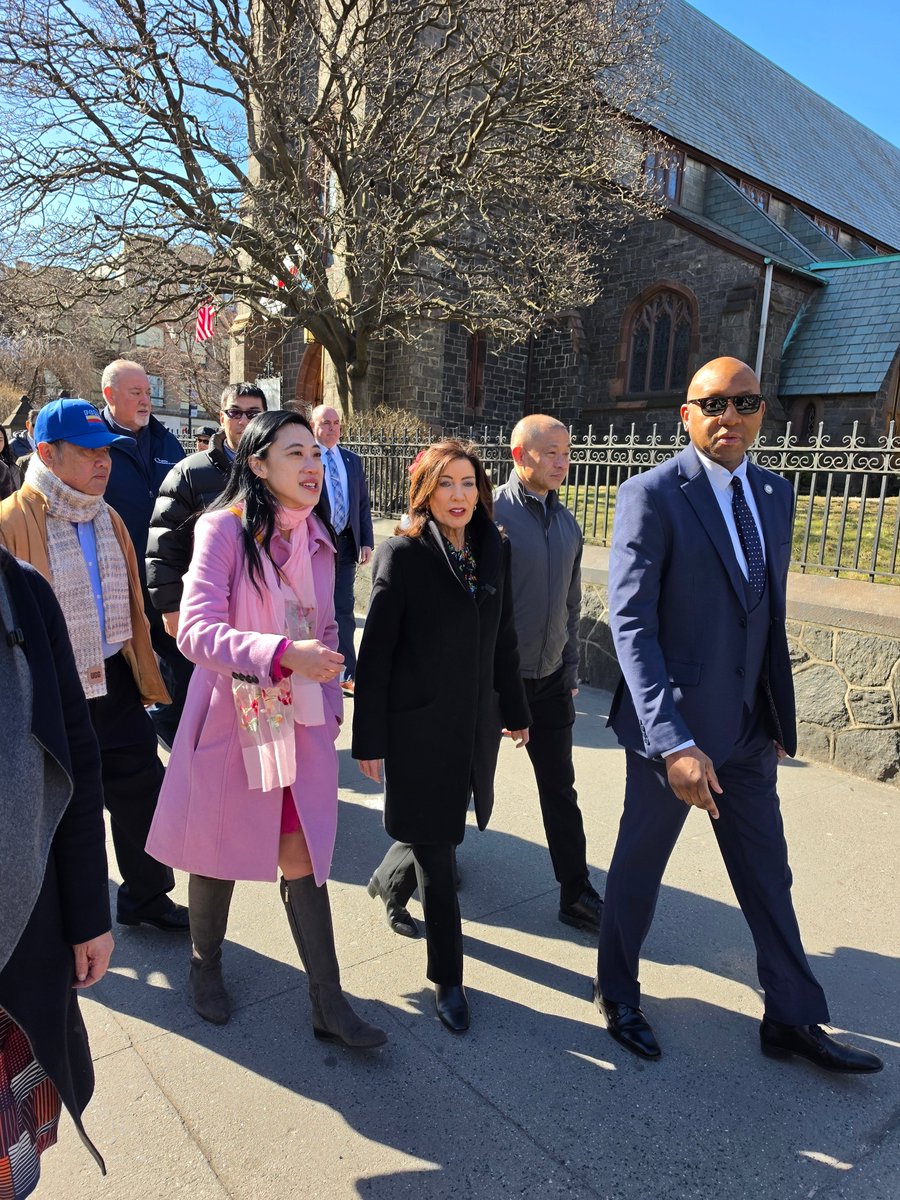 SandraForNY1's tweet photo. Walked with @GovKathyHochul to hear directly from small biz owners about the impact of tariffs and aggressive immigration enforcement on our community.

They were clear: the chaos coming from the Trump administration is hurting families and small businesses here in Flushing. https://t.co/6911hqBBdj