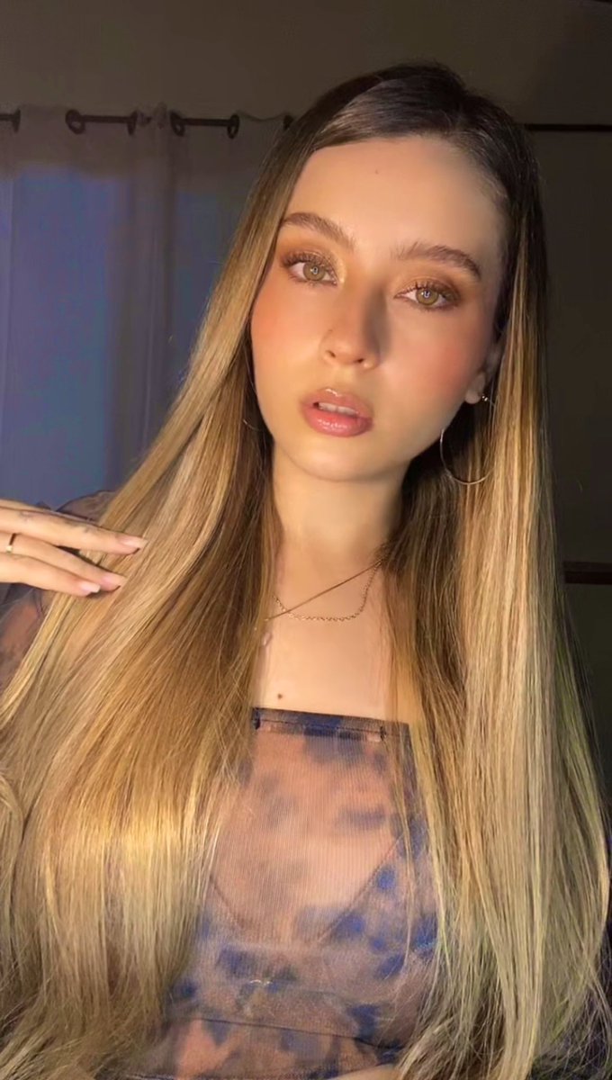 𝒜.🐝 tweet media