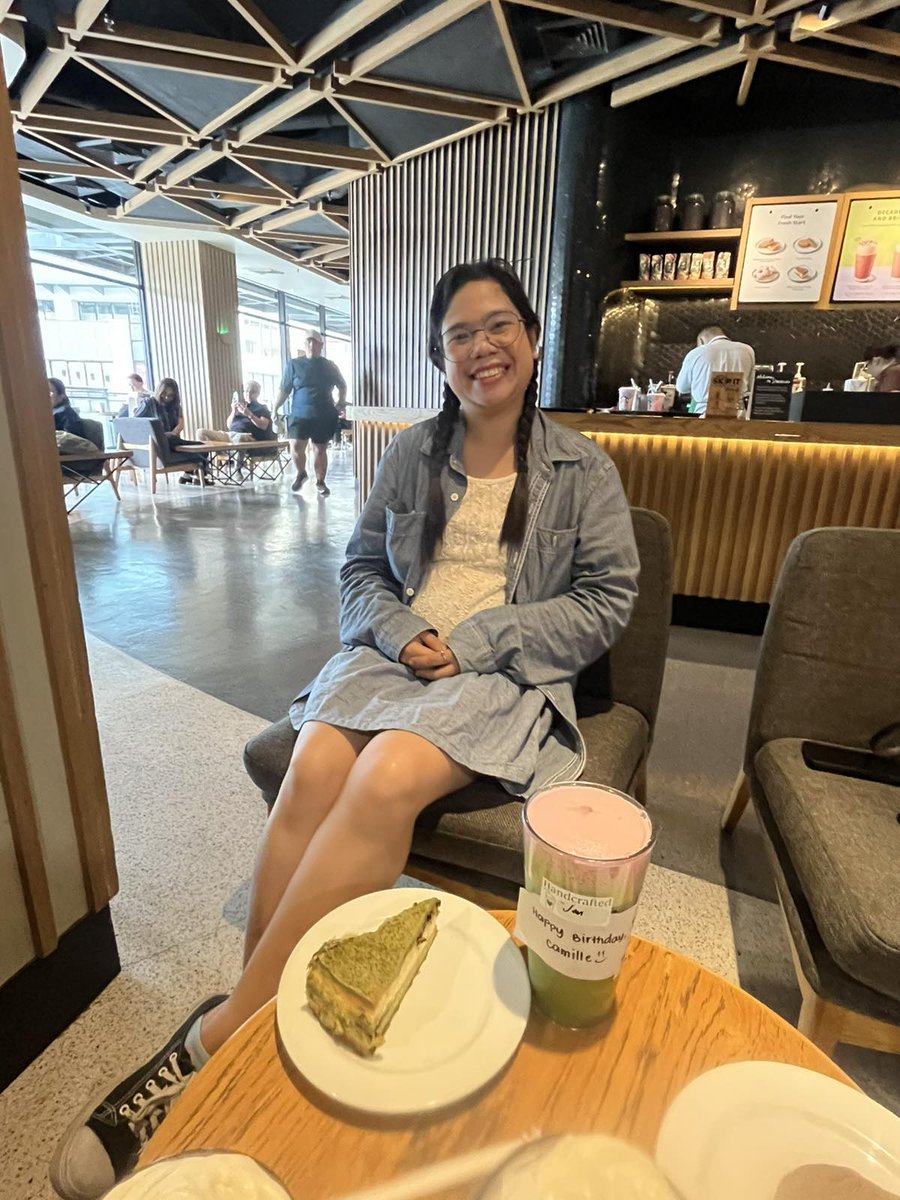 milleldsm's tweet photo. Today marks the first day of my next decade. 🦋✨

Thank you to all the people who greeted me, especially to my loved ones, I appreciated y'all a lot. And mostly, to the Almighty God who continually guiding me for another decade of existence. 🥹❤️‍🩹

XO, Mille ☘️ https://t.co/WlICEgFUpL