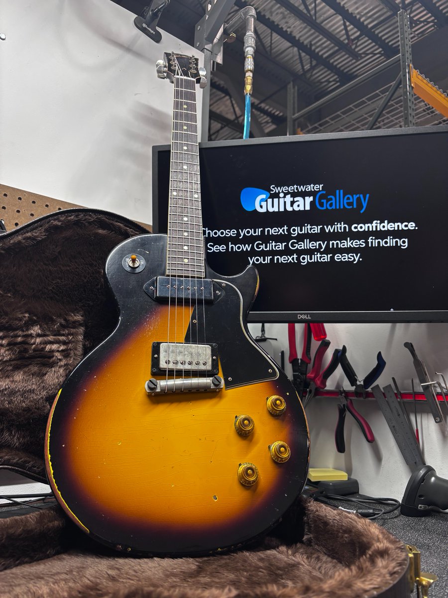 SweetwaterSound's tweet image. Vintage attitude, extra muscle 🔥 The @gibsonguitar Custom 1957 Les Paul Special pairs a snarling neck P-90 with a hard-hitting bridge Custombucker. 
bit.ly/4bFln4E 
#musician #musicgear #music