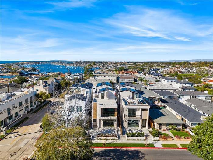 jeffcaughrenRE's tweet photo. ✅ JUST SOLD: $3,375,000 | 303.5 Fernleaf Corona Del Mar | 2 + 2 +/- 1401 sf | Open Floor Plan Ocean And Newport Harbor Views |  Rooftop Deck New Construction | CAUGHREN 🦅GROUP Represented The Buyer’s  01936762 #realestate #entrepreneurlife #realtor https://t.co/g2lJ9w03fd