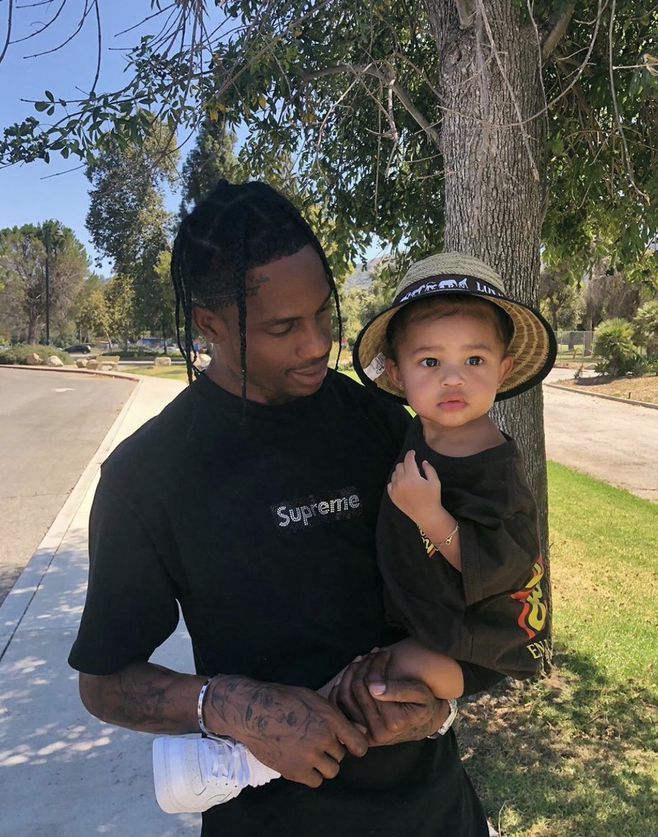 East’on (@eastonmargiella) on Twitter photo 