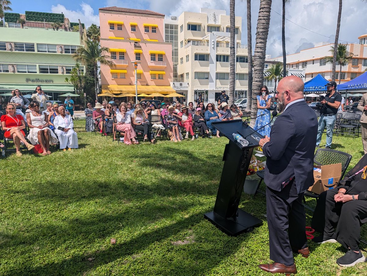 Jay Collins tweet media