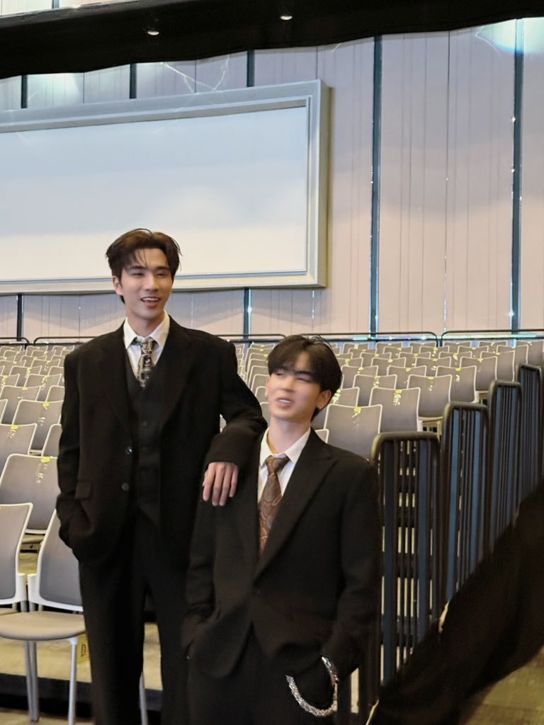 รักครูเท่าโลกเลย Love You Teacher tweet media