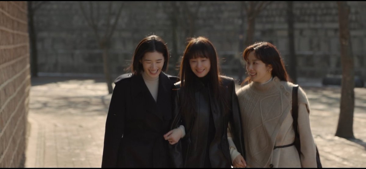 seyounggs's tweet image. one of the strongest parts of the drama is how they stand by each other despite everything they have been through.  

in a world that keeps trying to silence them, they become each others strength. so much love and respect for these three women #honour