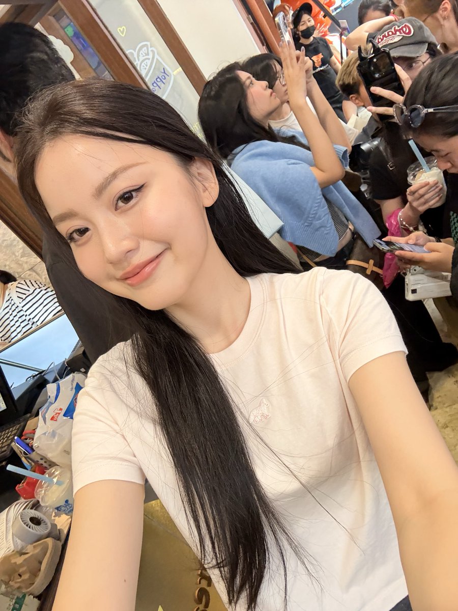 viewwwww. tweet media