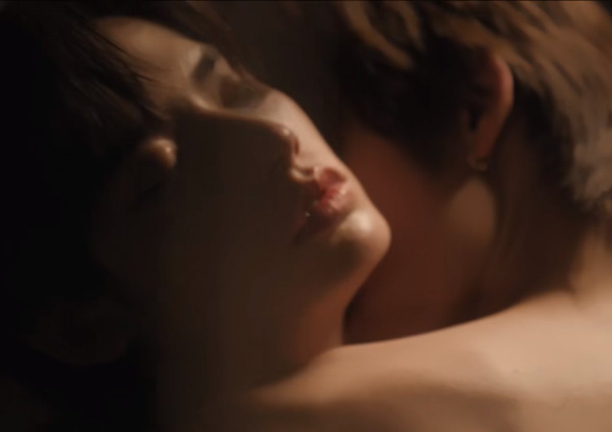 iluv_tmkpttp's tweet photo. I honestly freaked out during the bathroom scene 😭🫵🏻 but I really want to praise Tee and Por for making it so beautiful. You could feel the tension, the desire, and the intimacy between Duang and Qin. It didn’t feel like a typical NC scene~ it felt very cinematic and emotionally charged.

The acting, directing, lighting, and overall atmosphere made the moment so powerful. It focused on their connection and the buildup of their feelings rather than just the shock of the scene. Huge appreciation to the entire production team for making such a beautifully crafted scene. My heart wasn’t ready for it, but you both did an amazing job, my boys 🥹 

DUANG WITH YOU EP7 
#ด้วงกับเธอEP7