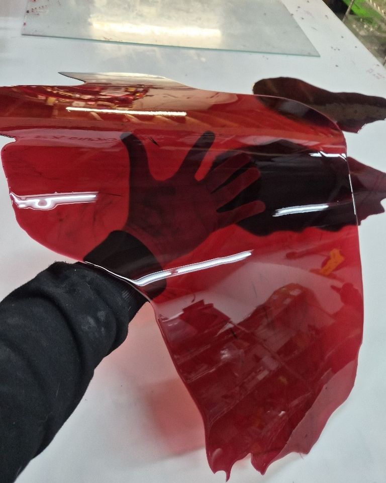 raptorprops's tweet image. Gotta love that shine, custom resin blood pool.

#raptorprops #sfx #sfxartist #seattlesfx #bloodpool