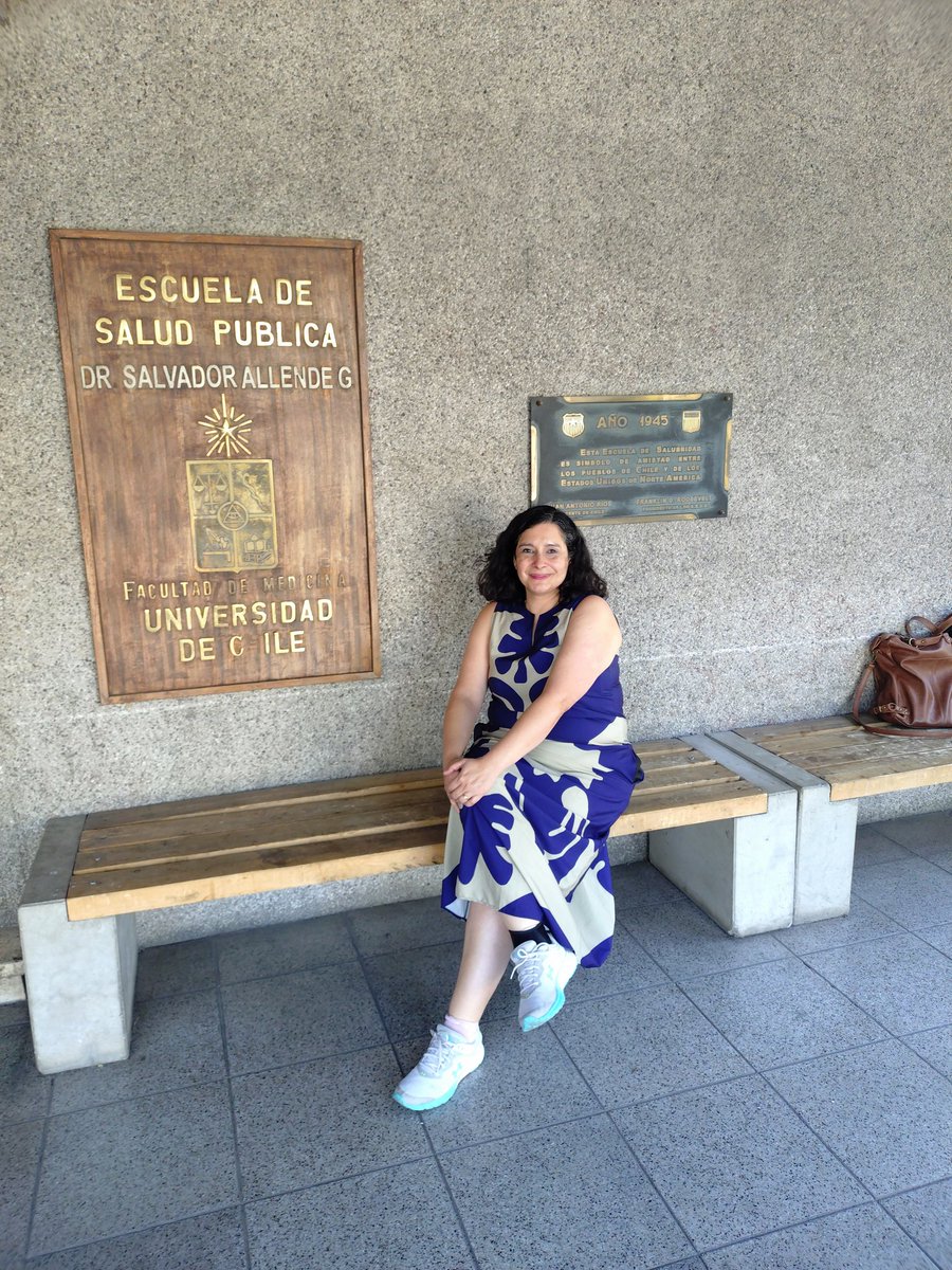Hola Amigos, les deseo un lindo fin de semana lleno de amor 🪻🌻💐. Les comparto el inicio de un sueño, oficialmente alumna de Magister de Salud pública U de Chile 🤗