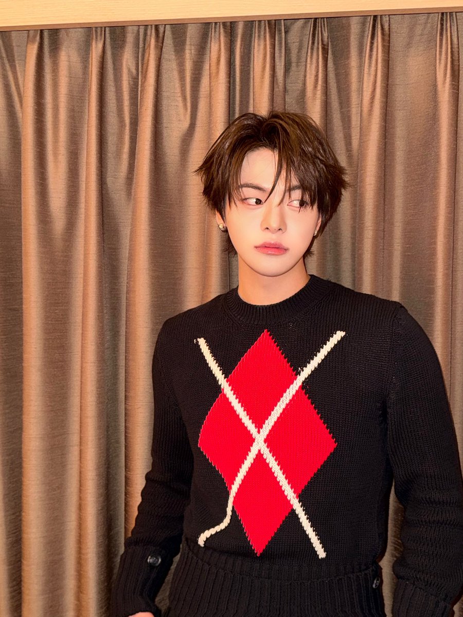solaceforleoz's tweet photo. LEO RADIATES AT TGC 2026
#LEOxTokyoGirlsCollection
#LEORulesTGC26
#리오가TGC접수
#TGCでリオは輝く https://t.co/BUZOWl6NLN