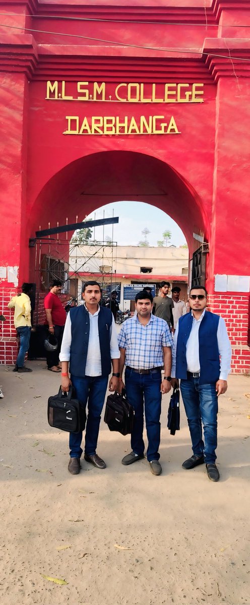paramendr's tweet photo. आज महाराजा लक्ष्मेश्वर सिंह महाविद्यालय, दरभंगा में आयोजित दो दिवसीय अंतरराष्ट्रीय सम्मेलन में भाग लेने का अवसर प्राप्त हुआ। इस सम्मेलन का विषय था “International Conference on Atomic Process, Laser, Nano Material and Terahertz Technology for Optical Fiber Communication https://t.co/DoH2ICZQSc