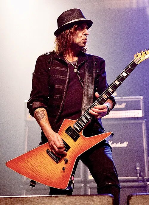 therion_madbias's tweet photo. #PhilipCampbell追悼

若い頃、毎日のように聴いた、このアルバムを聴きながら…ご冥福をお祈りします…。

#Motörhead…Rock 'n' Roll
https://t.co/68Yp0tzCFI https://t.co/1U9kbLKSAJ