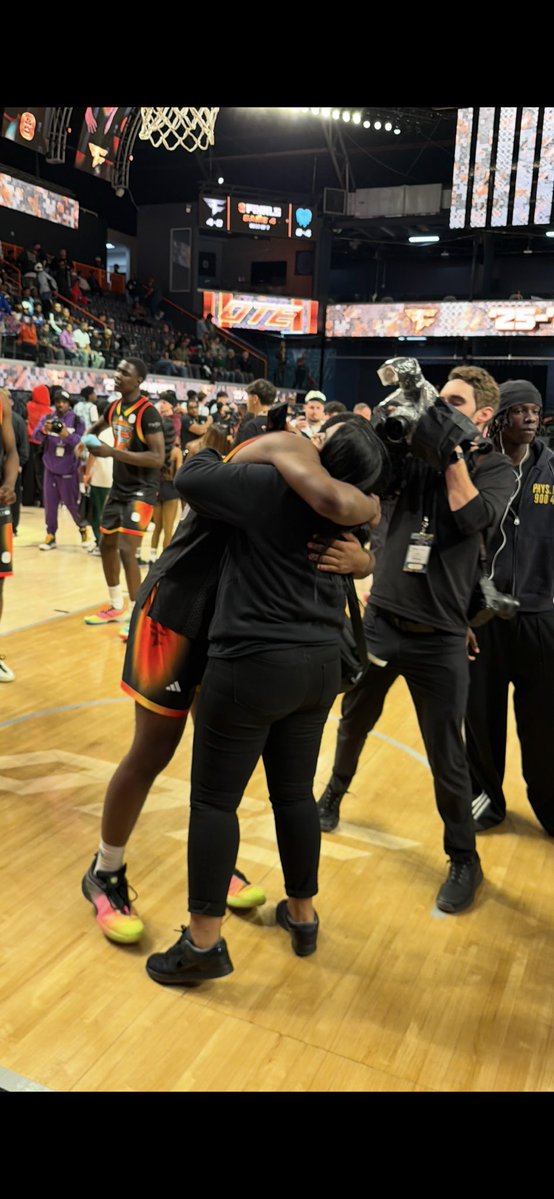 Theresa Nunn tweet media