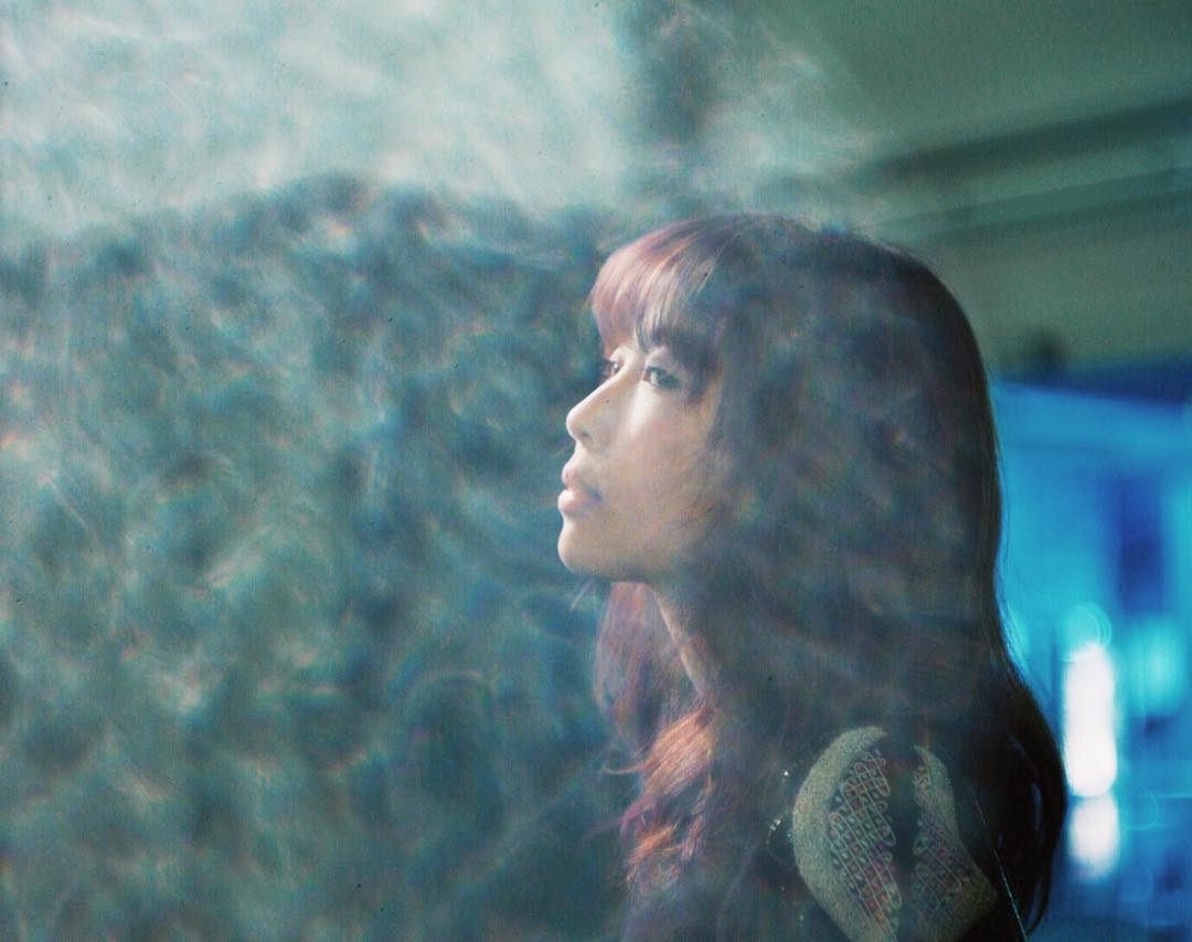 やっぱり水族館の生き物たち、癒やされるけど、特にカメのスローモーションな泳ぎにイラっとした😂 あ、今日は29度でめっちゃ暑かった！某水族館、入場料2400円、出たら軽い熱中症になりそう💦 もう夏ならではの微妙な感じ…。とりあえず生きてるわ😅