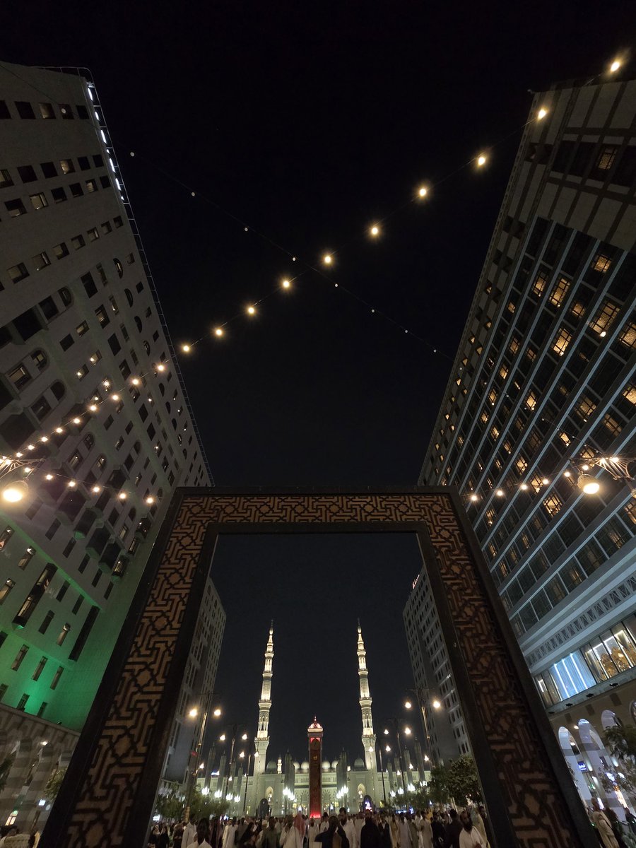 sukkaryeater's tweet photo. NEW - The Ramadan lighting's are switched on https://t.co/WhqfHesSWo