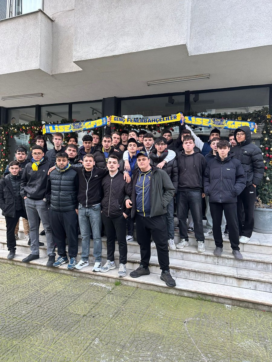 LİSE GFB tweet media